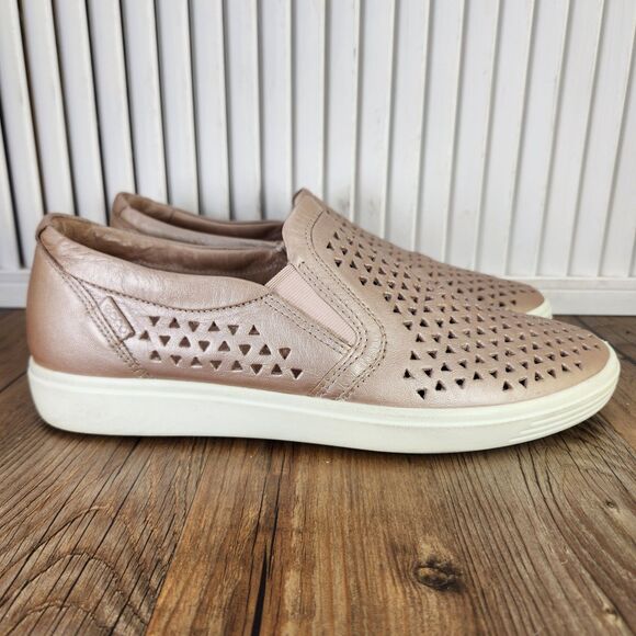 ECCO Soft 7 Womens Sz 9 Rose Gold Perforated Leather Slip On Street Loafer Shoes - Picture 1 of 9